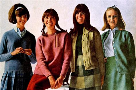 Cozy 60s fashion: 100 swoon